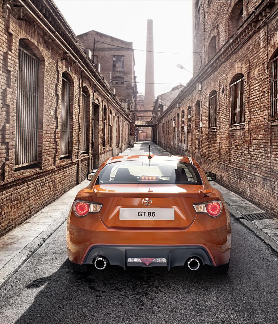  Toyota GT 86 2012 года  (фото 54 из 106)